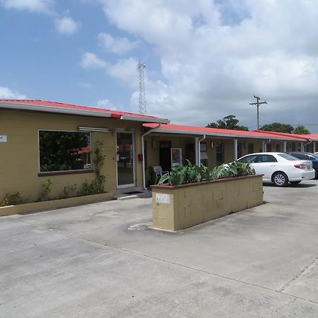 Travelers Inn Okeechobee Bagian luar foto