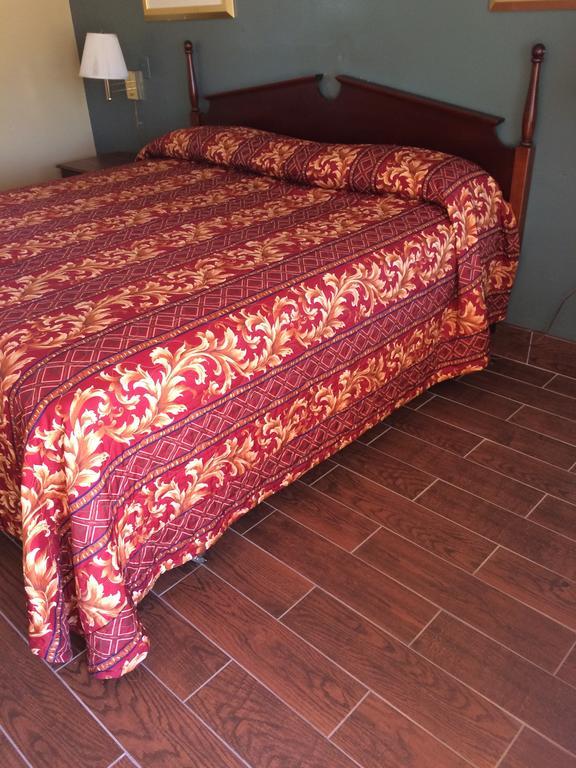 Travelers Inn Okeechobee Bagian luar foto
